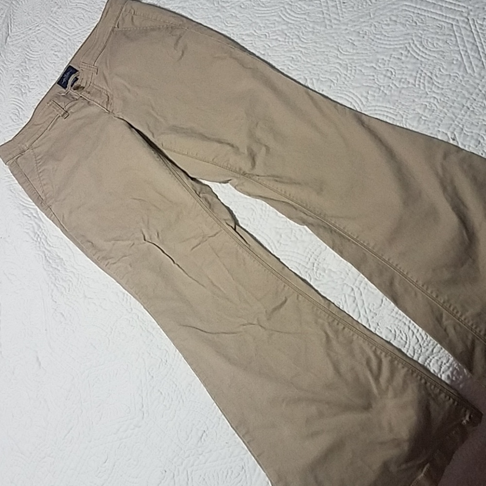 Americn Eagle khaki pants. Artist size10